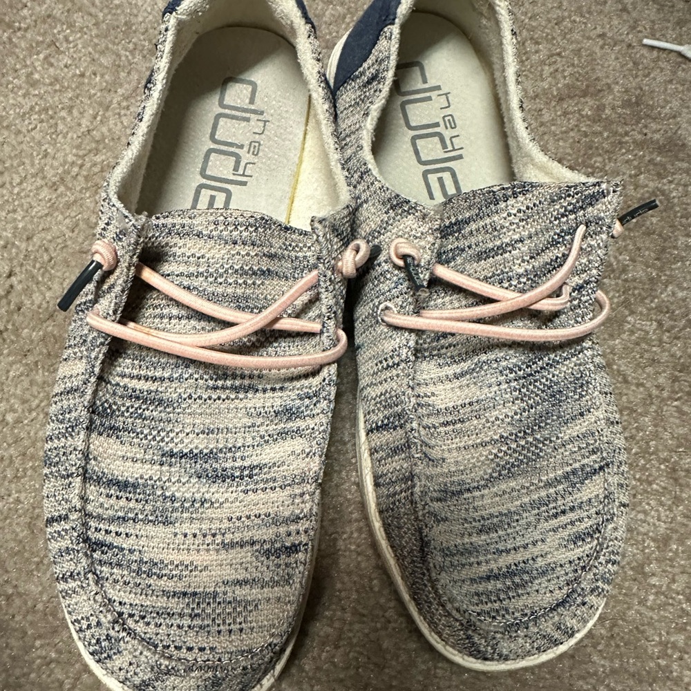 Hey Dude Size 9